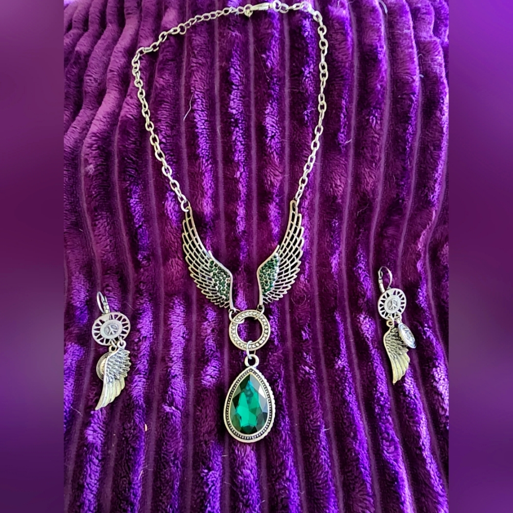 Exquisite Winged Faux Emerald inspired Drop Necklace with Winged Earrings